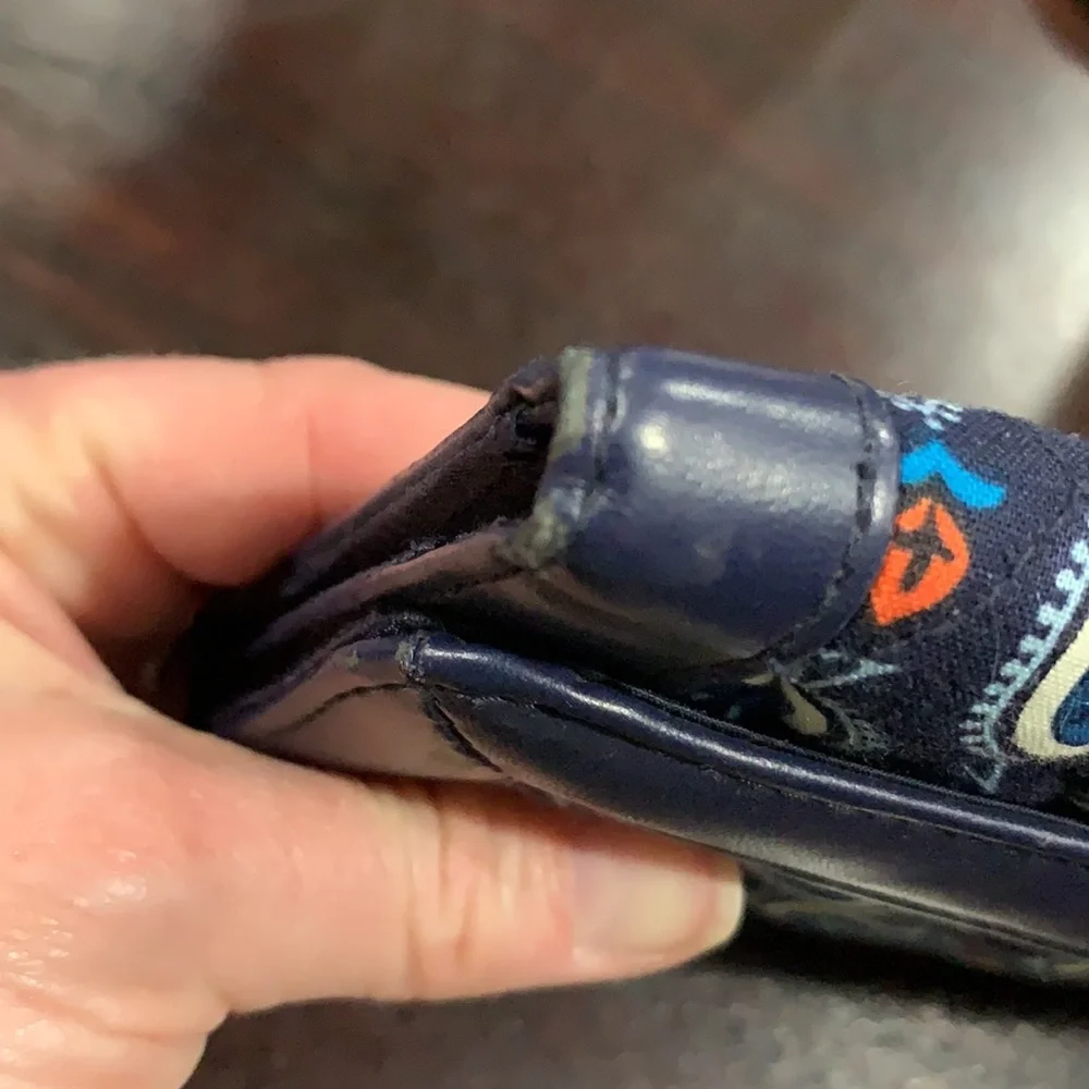 EUC Vera Bradley large navy magnetic wallet